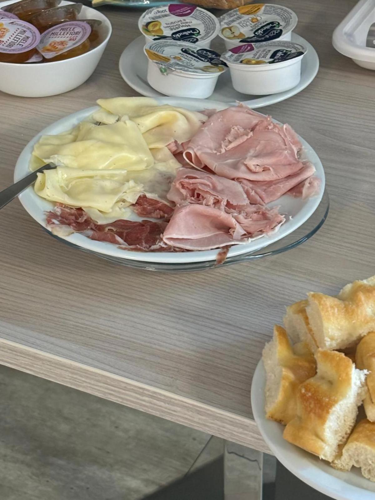 Volpedo Hostel Екстериор снимка